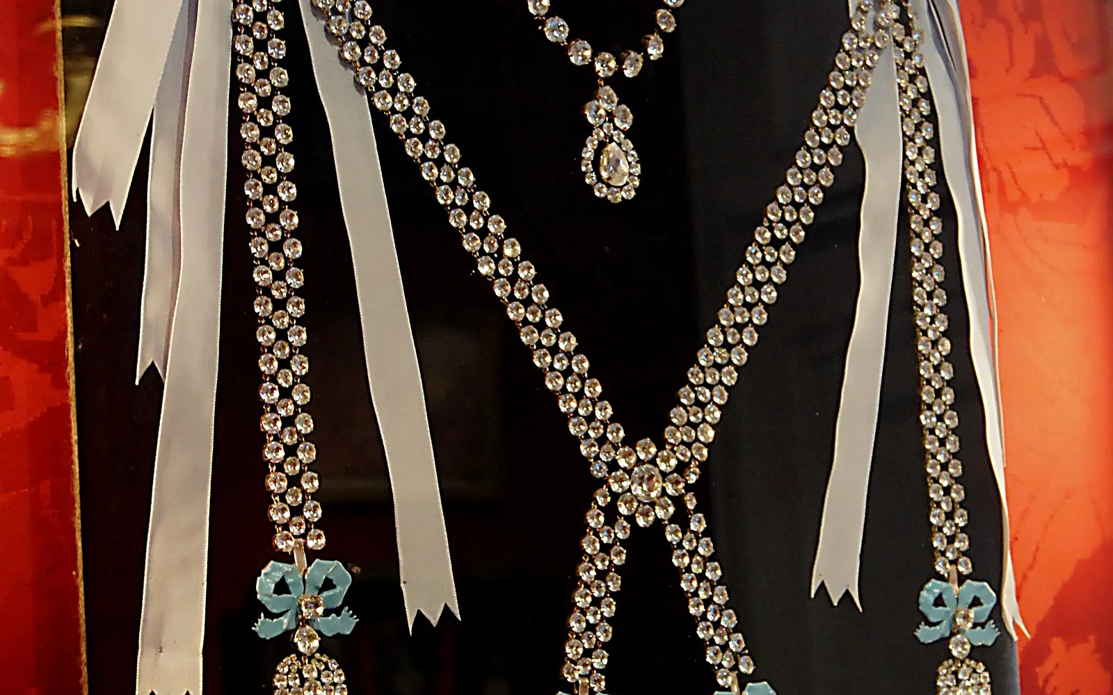 Reconstruction of the diamond necklace associated with the 1785 affair, displayed at the Château de Breteuil
